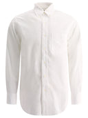 O camisa de chambray lenta