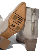 MoMa „Cristallo” zapinane na kostkę buty