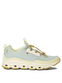 En fonctionnant des baskets "Cloudaway"