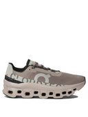 Beim Ausführen von "Cloudmonster" -Sneakers