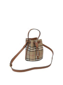 Burberry handväskor
