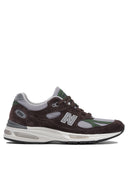 New Balance运动鞋和滑行