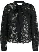 Autoportret czarna koronkowa koszula cipki