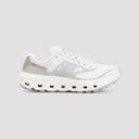 Sulle scarpe da ginnastica Cloudvista 3