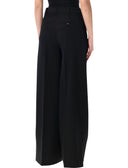 I pantaloni indumento neri