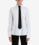 Aniye por camisas blancas