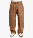 Un pantalone di carta per bambini color cammello