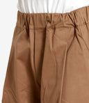 Un pantalone di carta per bambini color cammello