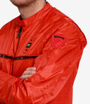 Blauer Mäntel Rot