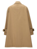 فستان ساكاي مُدرج في معطف واقٍ من المطر