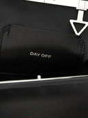 Die Attico „Day Off“ Umhängetasche