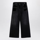 I jeans in denim lavati in nero largo Attico