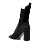 L'Autre heeft Boots Black gekozen