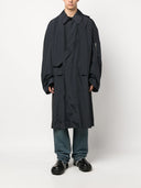 Imperméable avec des identités aléatoires de sangle