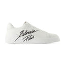 B Les baskets de la Cour Balmain en cuir blanc