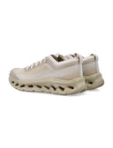 Sulle scarpe da ginnastica da corsa