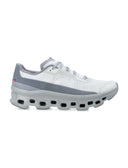 Sulle scarpe da ginnastica da corsa