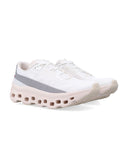 Sulle scarpe da ginnastica da corsa