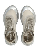 Soddisfa le scarpe da ginnastica