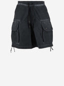 Un short de cargaison de coton en coton en papier