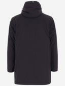 Chaqueta de resort de nylon herno estirado