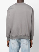 Rassvet (Paccbet) 남자는 스웨트 셔츠 니트를 불러냅니다