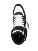 Aus weißer Sneaker aus dem Büro