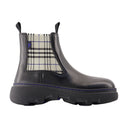 Creeper Chelsea Low Ankle Boots Burberry Leather Black