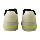 Vektor sneakers en kold væg hvid