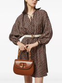 GG 크로스 체인 인쇄가있는 구찌 드레스