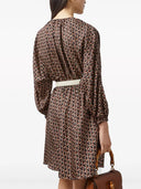 GG 크로스 체인 인쇄가있는 구찌 드레스