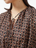 GG 크로스 체인 인쇄가있는 구찌 드레스