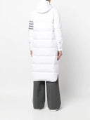 Thom Browne Daunen-Hemdkleid mit Kapuze unterhalb des Knies und 4 Bars aus Military-Ripstop