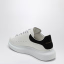 Alexander MC Königin Weiß und Schwarz übergroße Turnschuhe