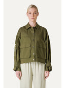 OOF Wear Chaqueta de mezclilla corta lavada 9205