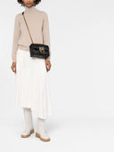 لون القرنفل