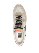 Golden Goose rennt