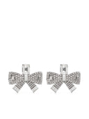 Selbstporträt großer Kristallohrringe