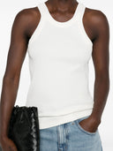 Geschlossener Rennfahrer