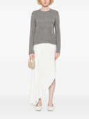 リサ・ヤン・ミラ・セーター