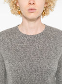 リサ・ヤン・ミラ・セーター