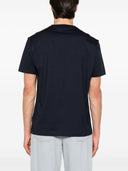 قميص كالفن كلاين في قميص القطن