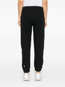 Sui pantaloni del club in esecuzione