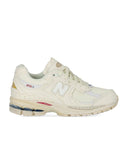 Sneaker New Balance Abzorb 2002 R di colore bianco sporco
