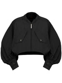 Po etykiecie czapki na ramię