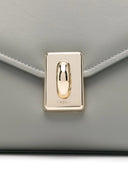 Questa è la prima volta che la Commissione usa il termine "conformità incrociata" in questo contesto.