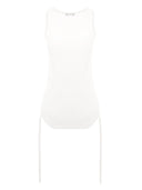 Ann Demeulemeester Maraは、トリミングされたタンクトップをしわにしました