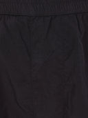 我'm 哪儿也不去。