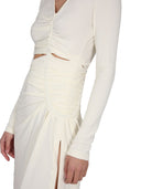 Robe blanche avec des volants