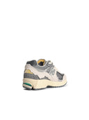 New Balance'2002R'灰色织物运动鞋